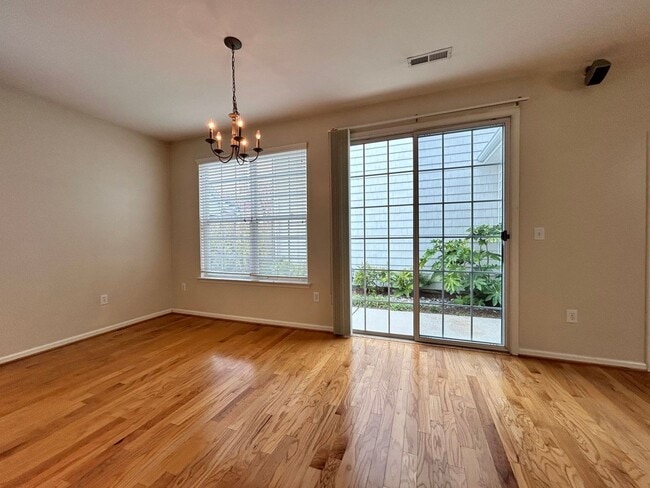 Building Photo - Welcome to this charming house "ASK ABOUT OUR ZERO DEPOSIT"