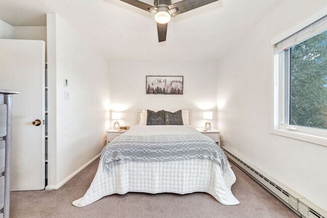 Building Photo - 2160 Mt Werner Cir