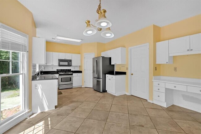 Building Photo - 3525 Sir Johns Ct NW