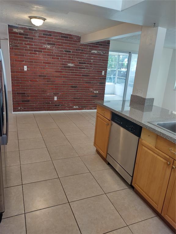 Building Photo - 5620 Andrea Dr