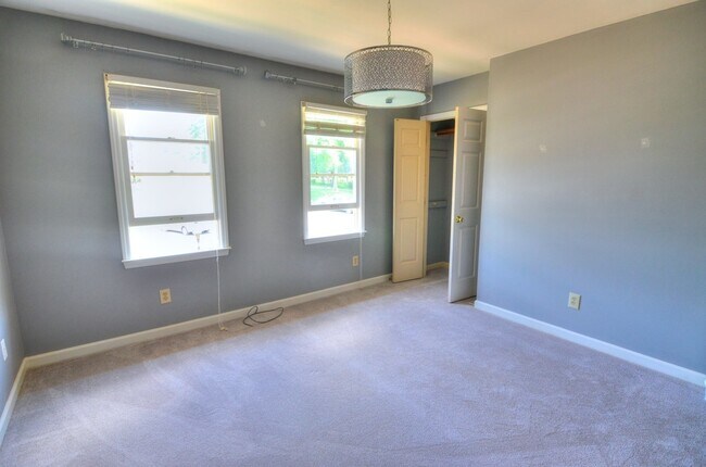 Building Photo - Centrally Located 2 Bedroom In Hillsborough With Great Updates!