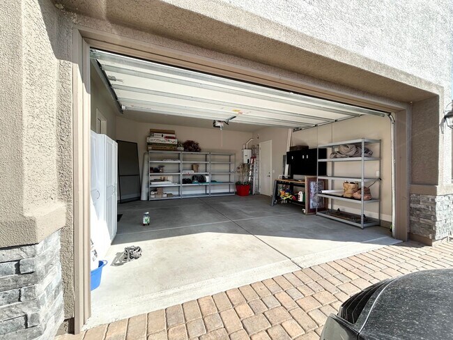 Building Photo - Luxury 55+ Executive Home- Fully Furnished