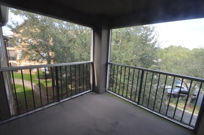 Building Photo - Residences at Sabal Point: 3 bed/2 bath - 3rd floor unit