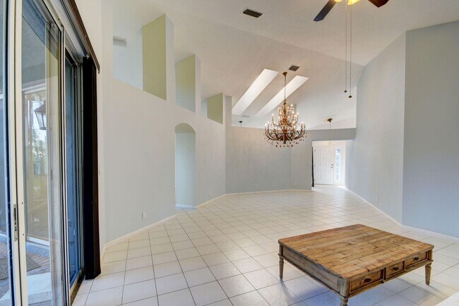 Building Photo - 9185 Baybury Ln