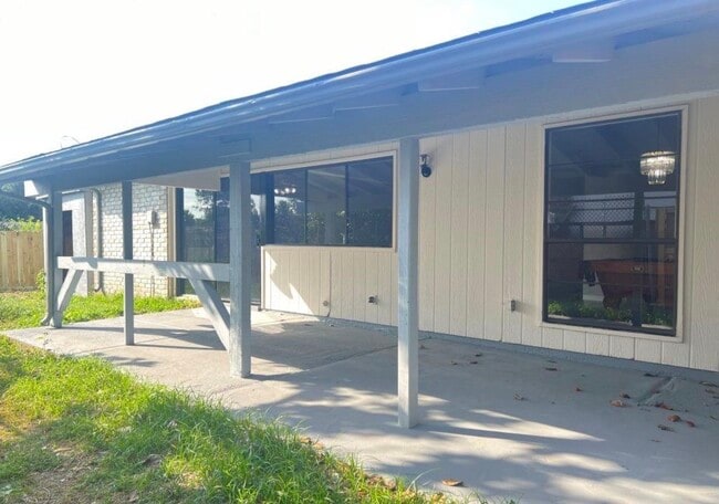 Building Photo - 15730 Corsair Rd