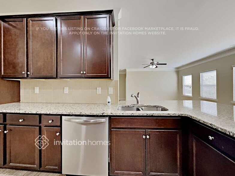 Building Photo - 856 Blind Brook Cir