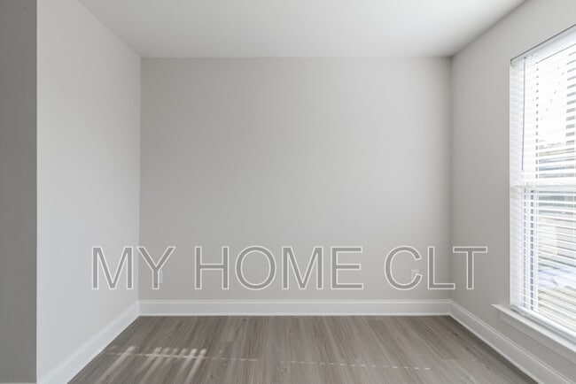 Building Photo - 3632 Trull St