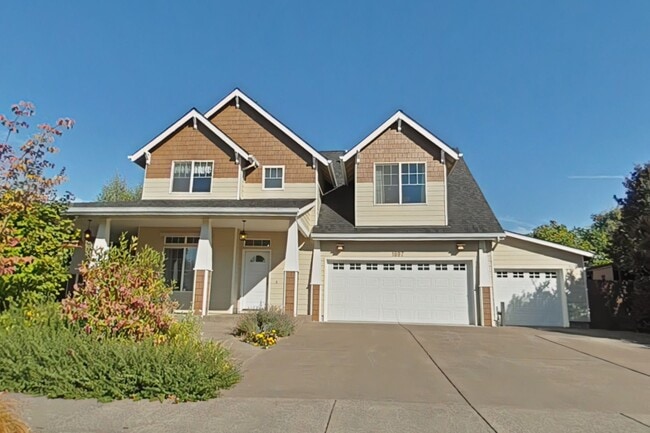 Primary Photo - 4 Bedroom House ~ Albany ~ Pet Friendly