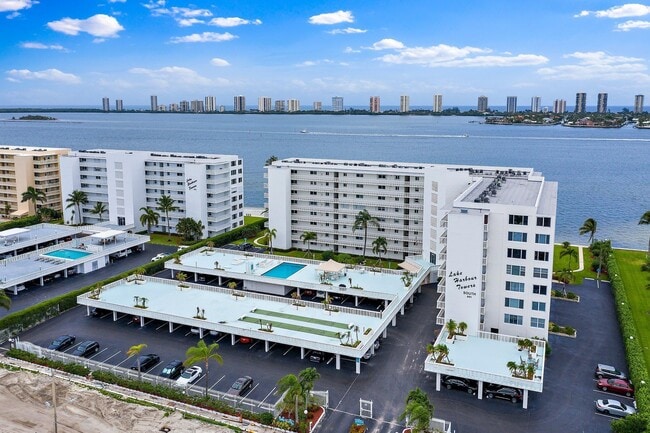 Building Photo - 301 Lake Shore Dr