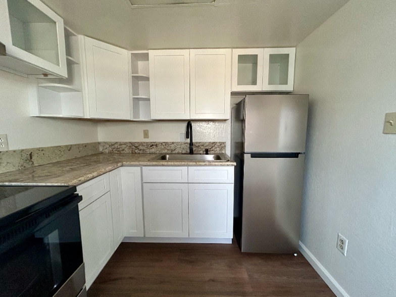 Building Photo - 897 K St