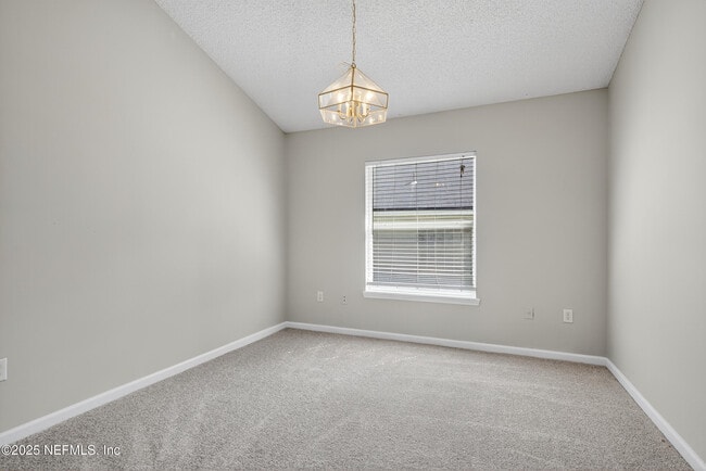 Building Photo - 2821 Cross Creek Dr