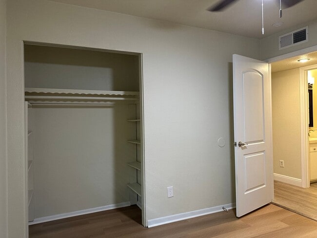 Building Photo - Your Next Chapter Starts Here - Convenient Redding Location!