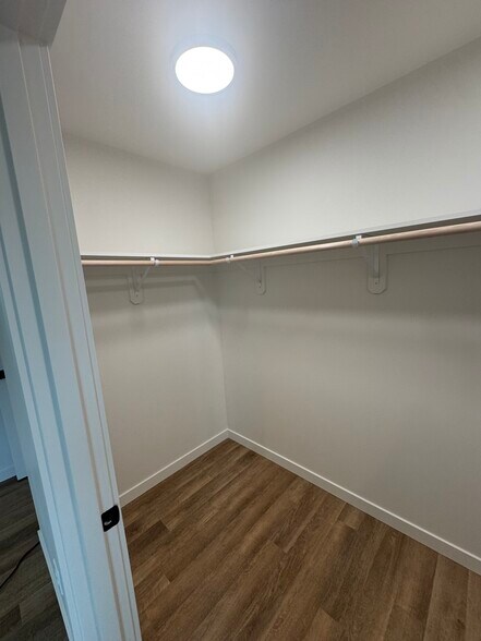 Building Photo - 562 S Joseph Ave