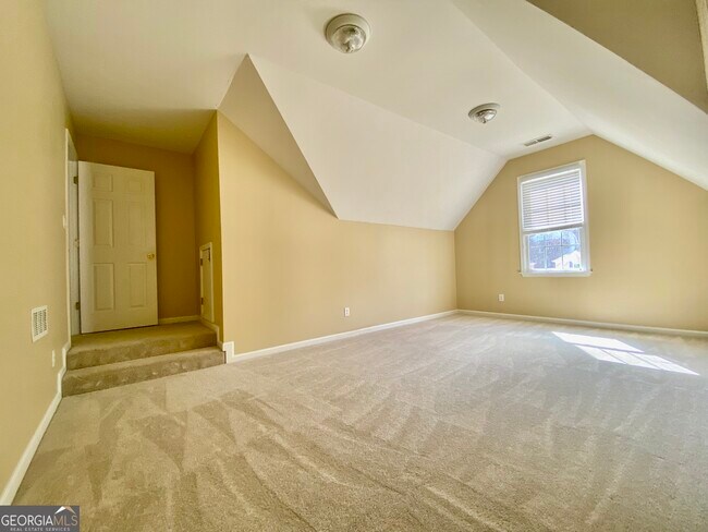 Building Photo - 1606 Cascade Overlook