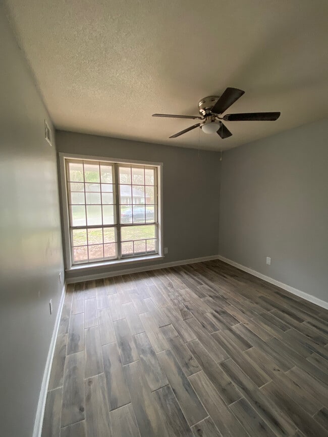 Building Photo - 3495 Fox Hunt Dr