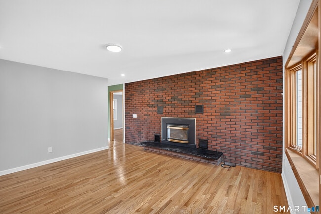 Building Photo - 105 Bear Paw Rd