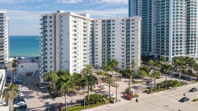Building Photo - 3001 S Ocean Dr