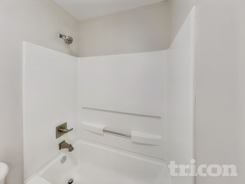 Building Photo - 1117 Woodbriar St