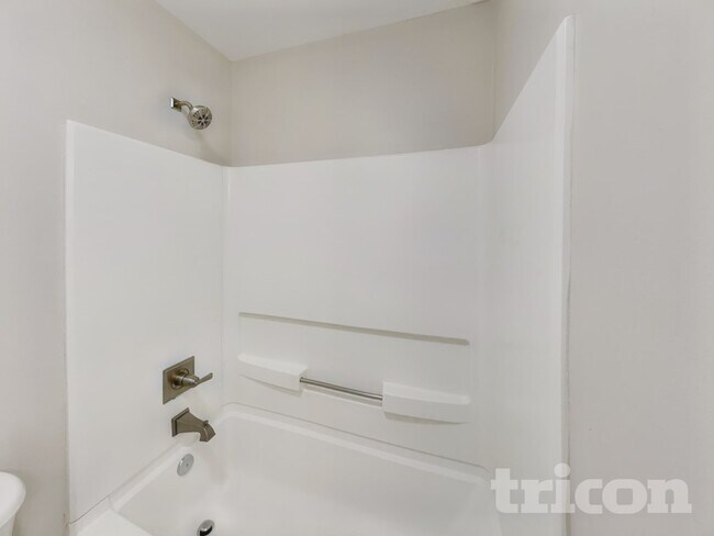 Building Photo - 1117 Woodbriar St