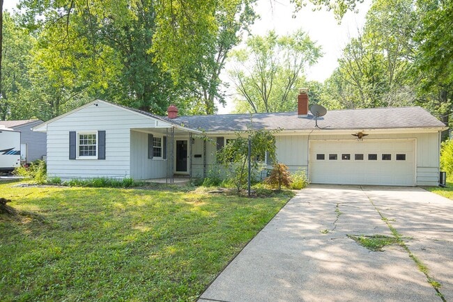 Building Photo - NICE RANCH IN AMHERST!
