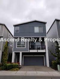 Building Photo - Like New 4 Bed Beauty Full Bed & Bath on M...