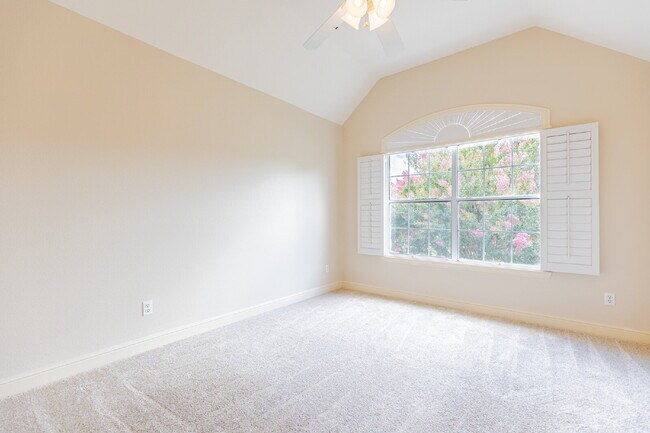 Building Photo - 1806 Three Forks
