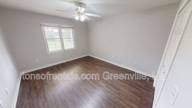 Building Photo - 121b Hipps Ave