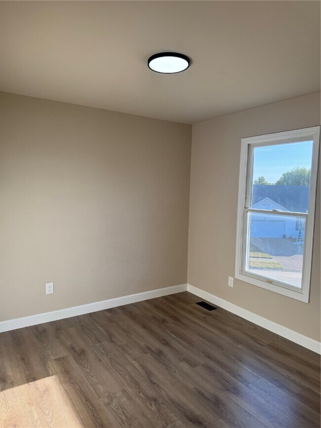 Building Photo - 501 Wideman Dr