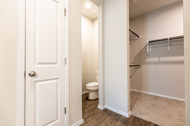 Building Photo - 373 Jade St