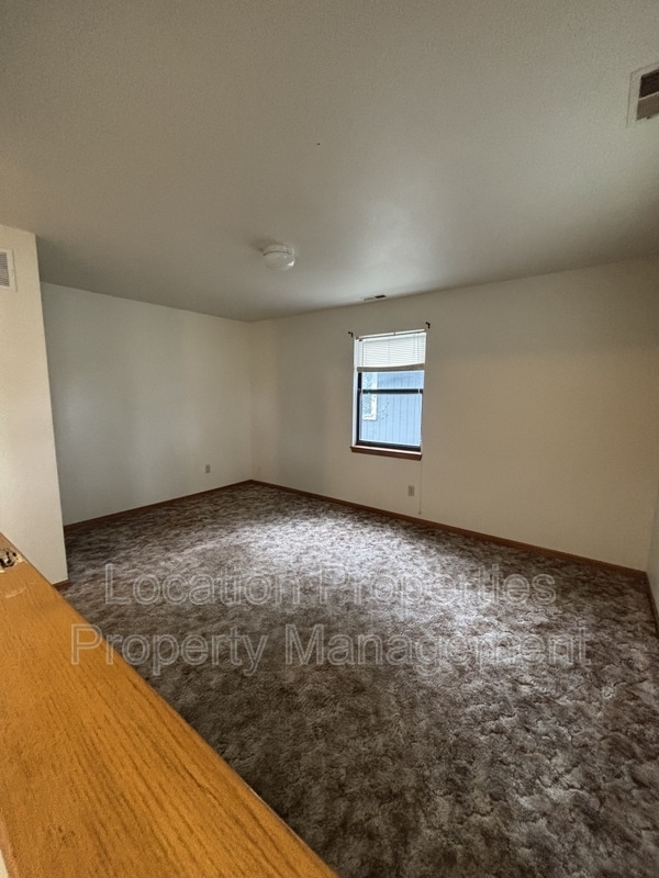 Building Photo - 945 Homewood St