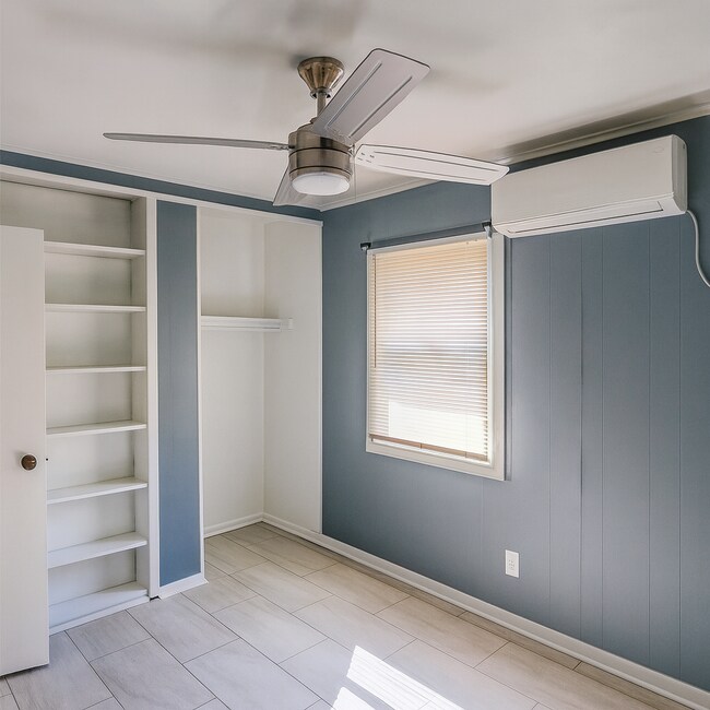 Building Photo - 4220 Elkan Ave