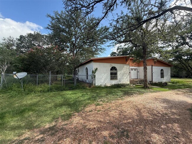 Building Photo - 254 Lone Star Rd