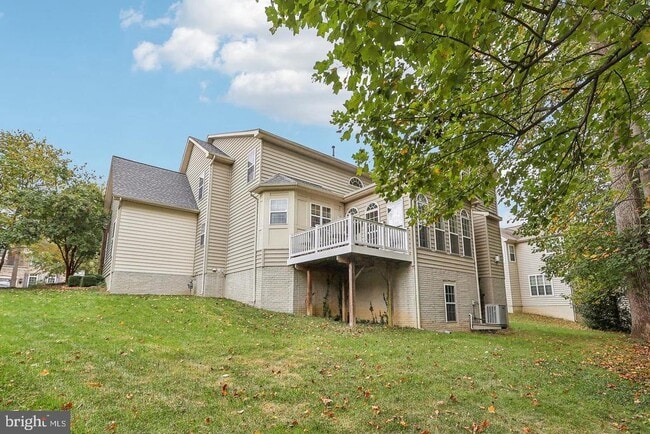 Building Photo - 15303 Glastonbury Way