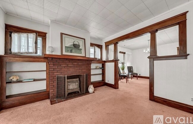 Building Photo - 20 Medford Pl