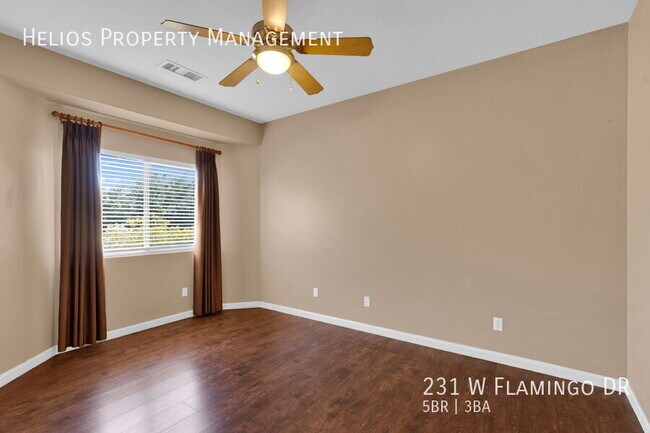 Building Photo - 231 W Flamingo Dr