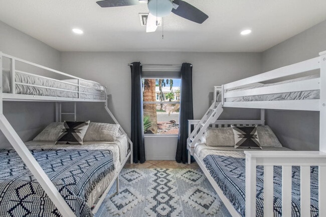 Building Photo - 1800 Burgundy Dr