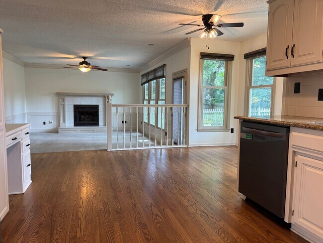 Building Photo - {12009} Available Immediately + Finished Lower Level + Olathe Schools