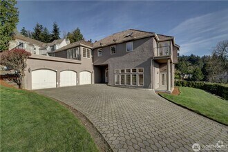 Building Photo - 4bd/4ba Kirkland House