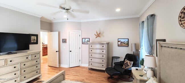 Building Photo - 503 Waight St