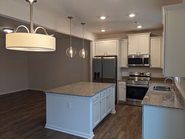 Building Photo - 3 Bedroom Townhome Sherrill's Ford- Free Month of Rent with Signed 18-Month Lease