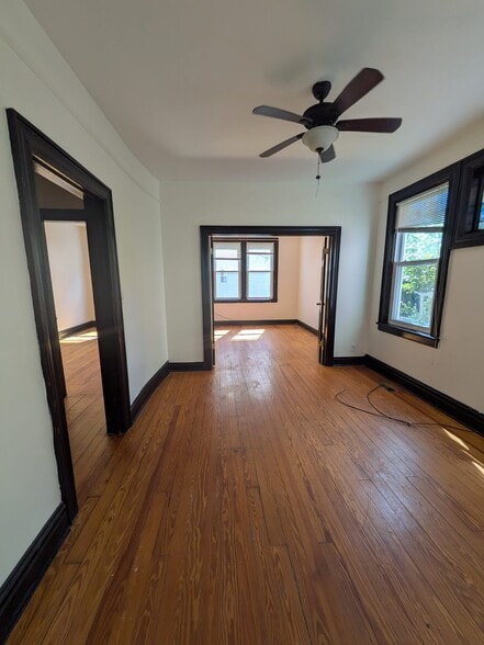 Building Photo - 16 E 31st St