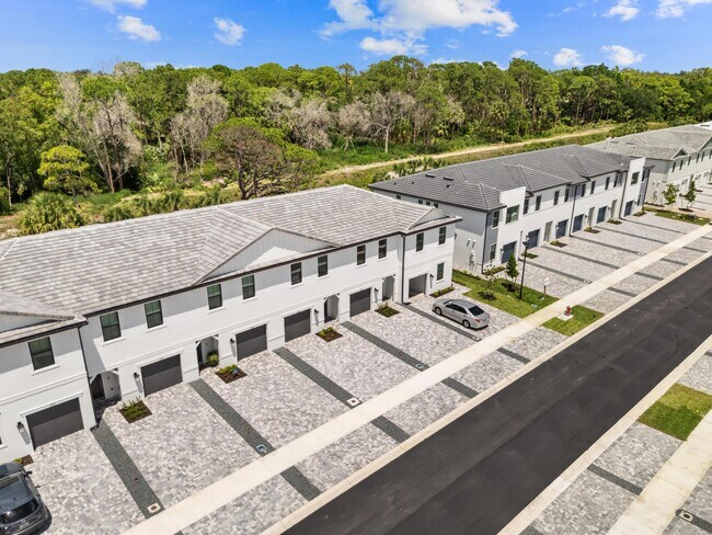 Building Photo - 4333 Efendi Dr