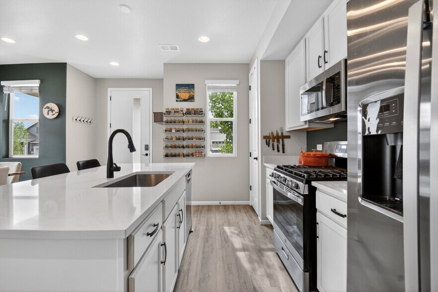 Building Photo - 5350 Routt Ct
