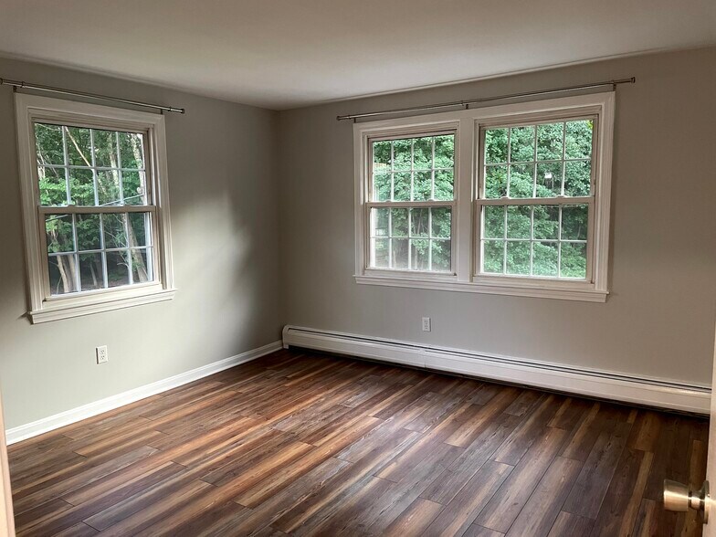 Building Photo - 180 Tyngsboro Rd