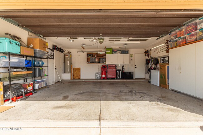Building Photo - 543 S Wildrose