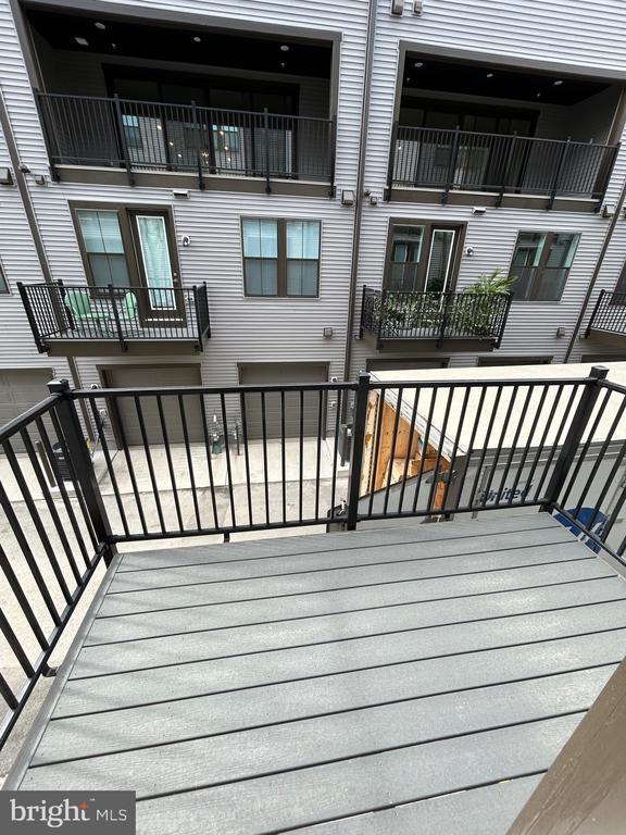 Building Photo - 2512 W Peninsula Dr