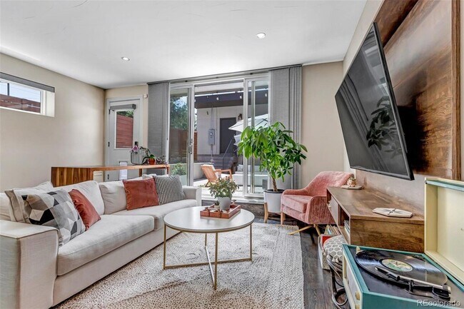 Building Photo - 2007 Eliot St