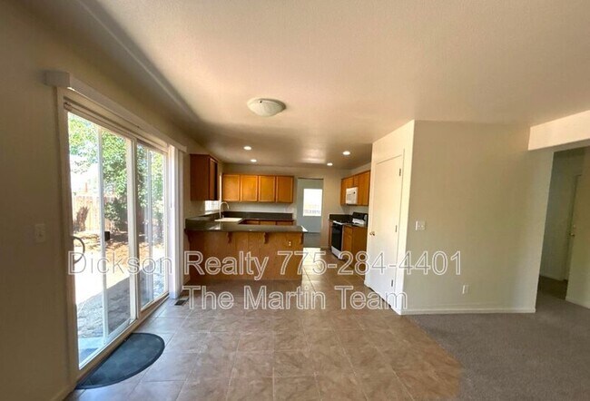 Building Photo - 5153 Lorenzo Ln