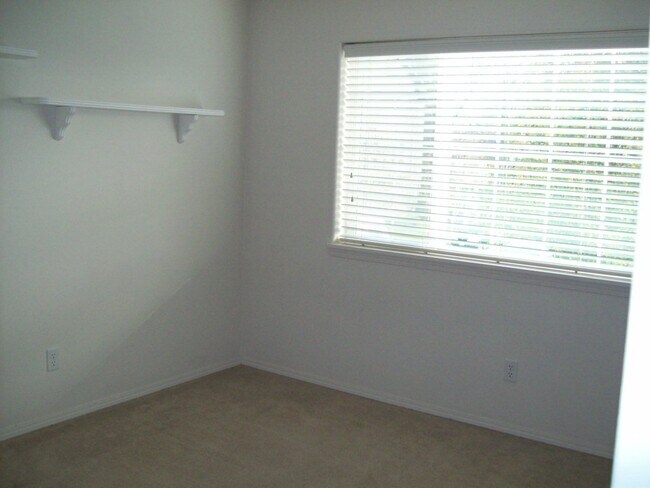 Building Photo - 797 NE 64th Pl