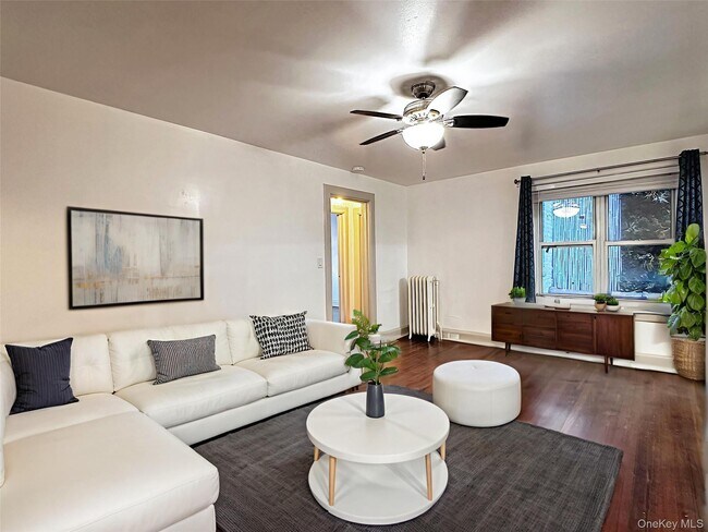 Building Photo - 153 Fifth Ave